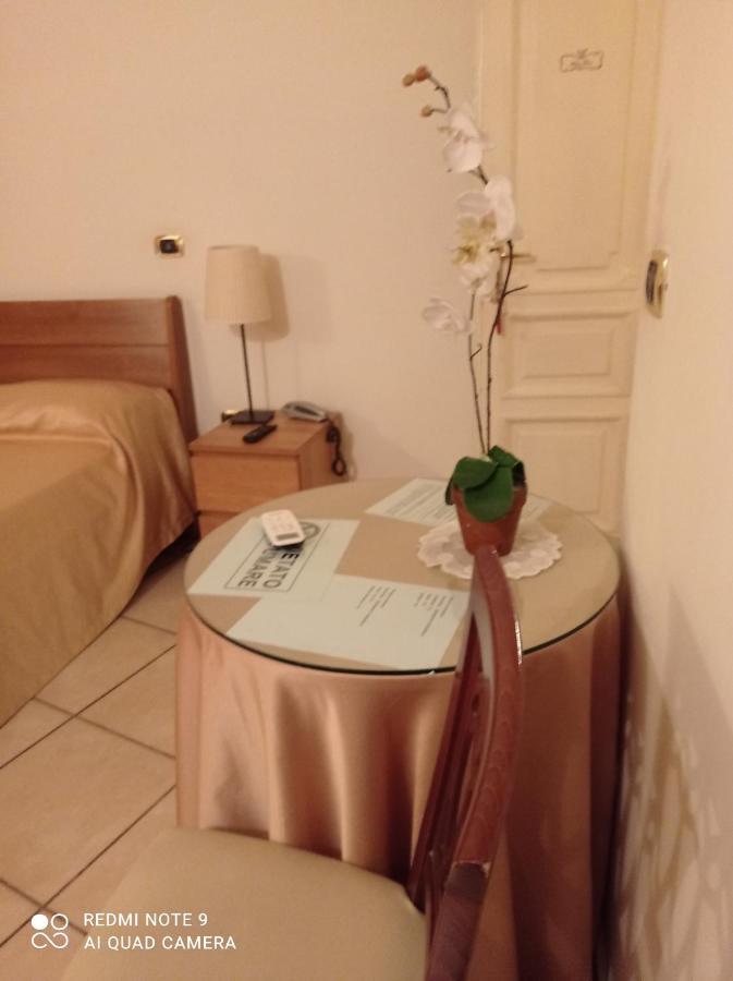 Bovio Suite Napoli Bagian luar foto